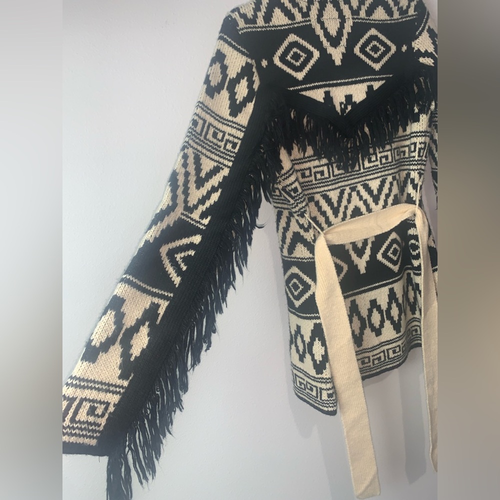 Ladies Powder River Outfitters Cream Aztec Lapel Fringe Knit Cardigan Small - Picture 5 of 9